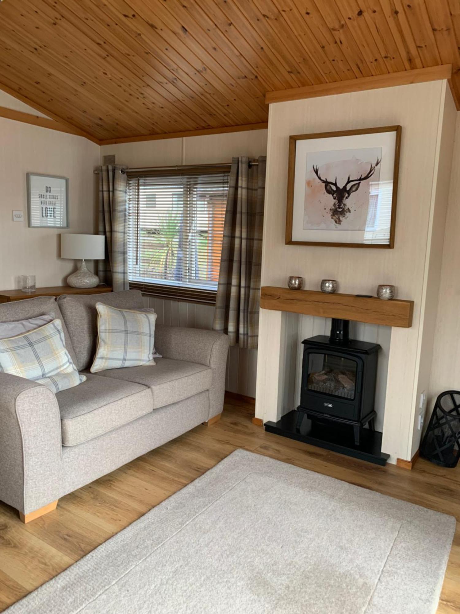 Linnhe Lochside Holidays Corpach Buitenkant foto