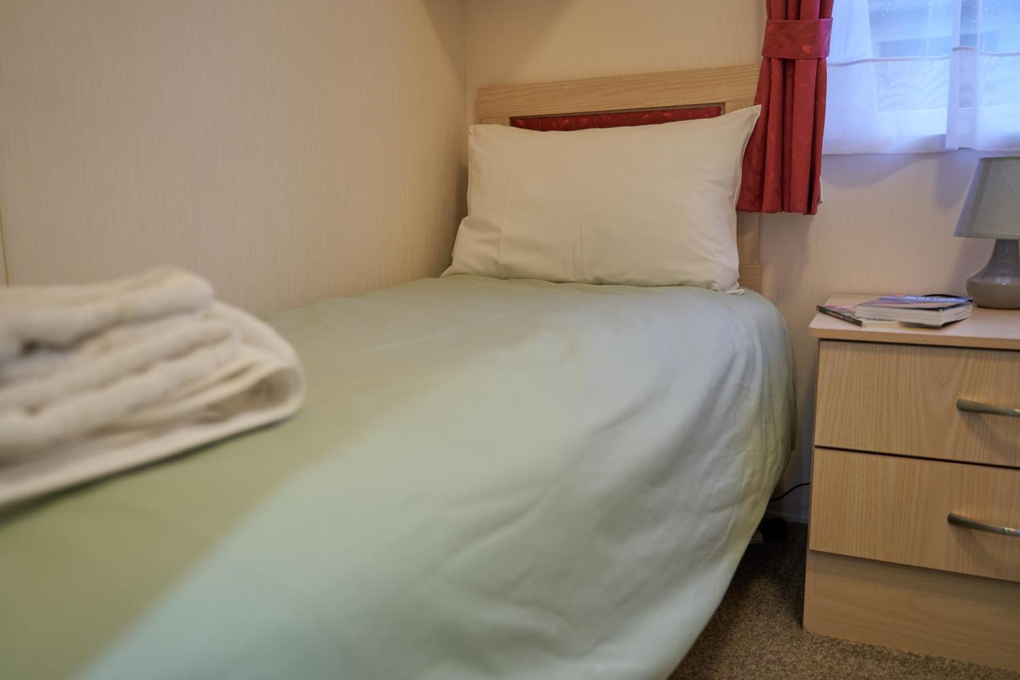 Linnhe Lochside Holidays Corpach Kamer foto