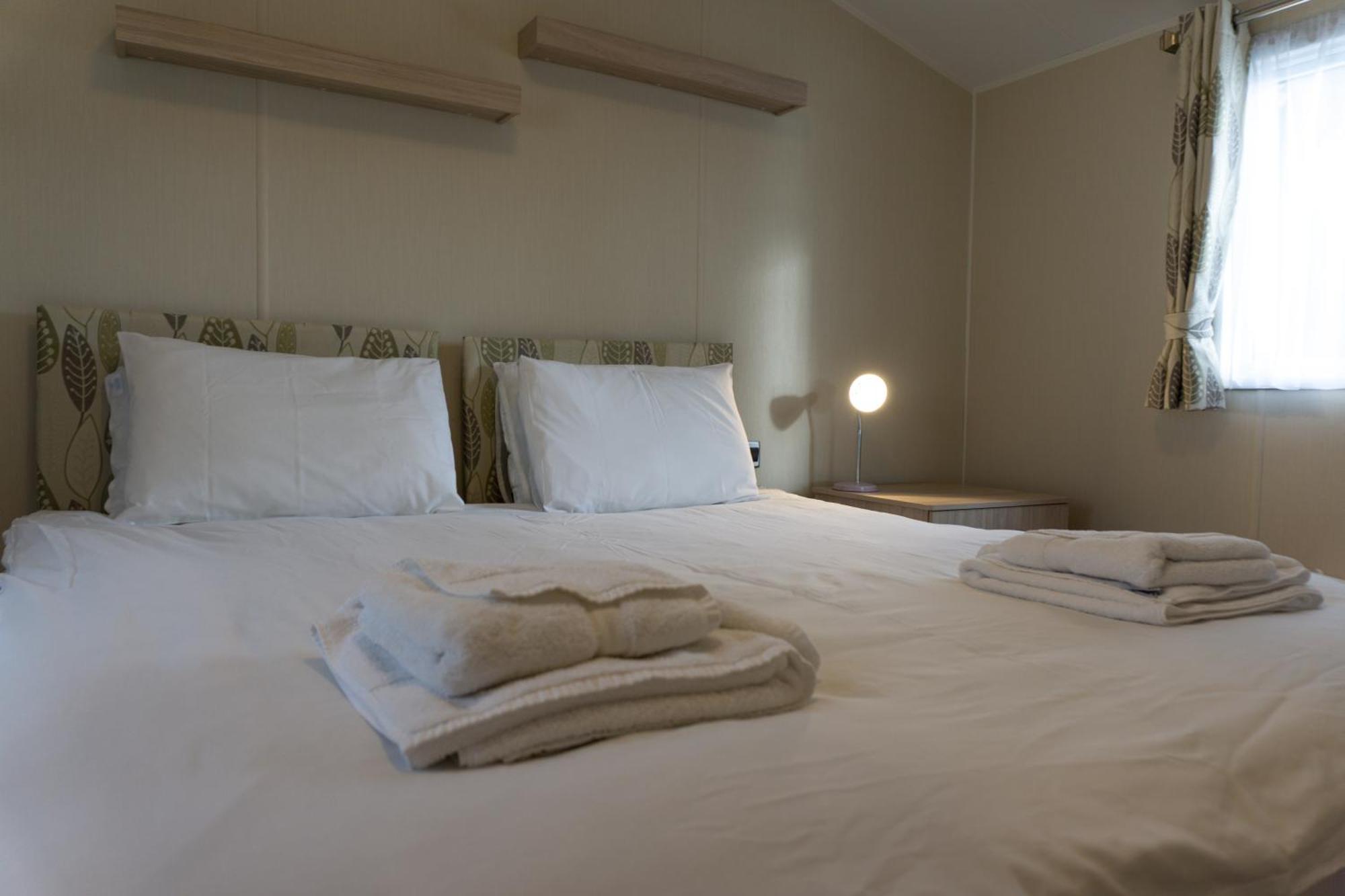 Linnhe Lochside Holidays Corpach Kamer foto